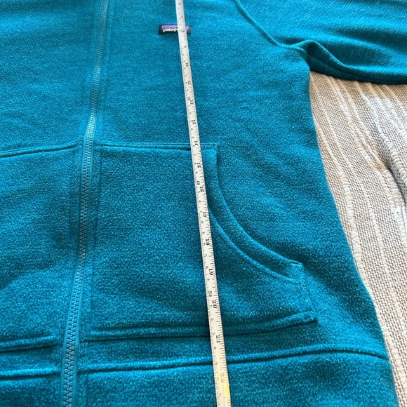 Patagonia Hooded Fleece Zip-up - Picture 11 of 15
